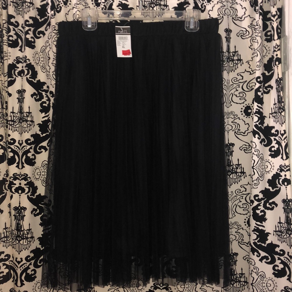 black skirt